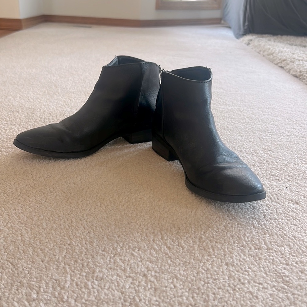 Women’s Black Small Heeled Bootie